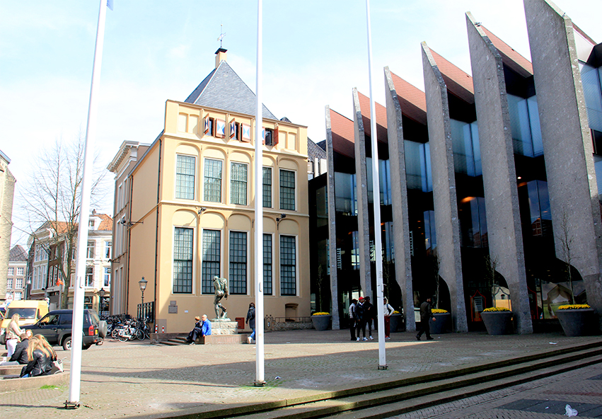Foto: Grote Markt met stadhuis: huidige situatie