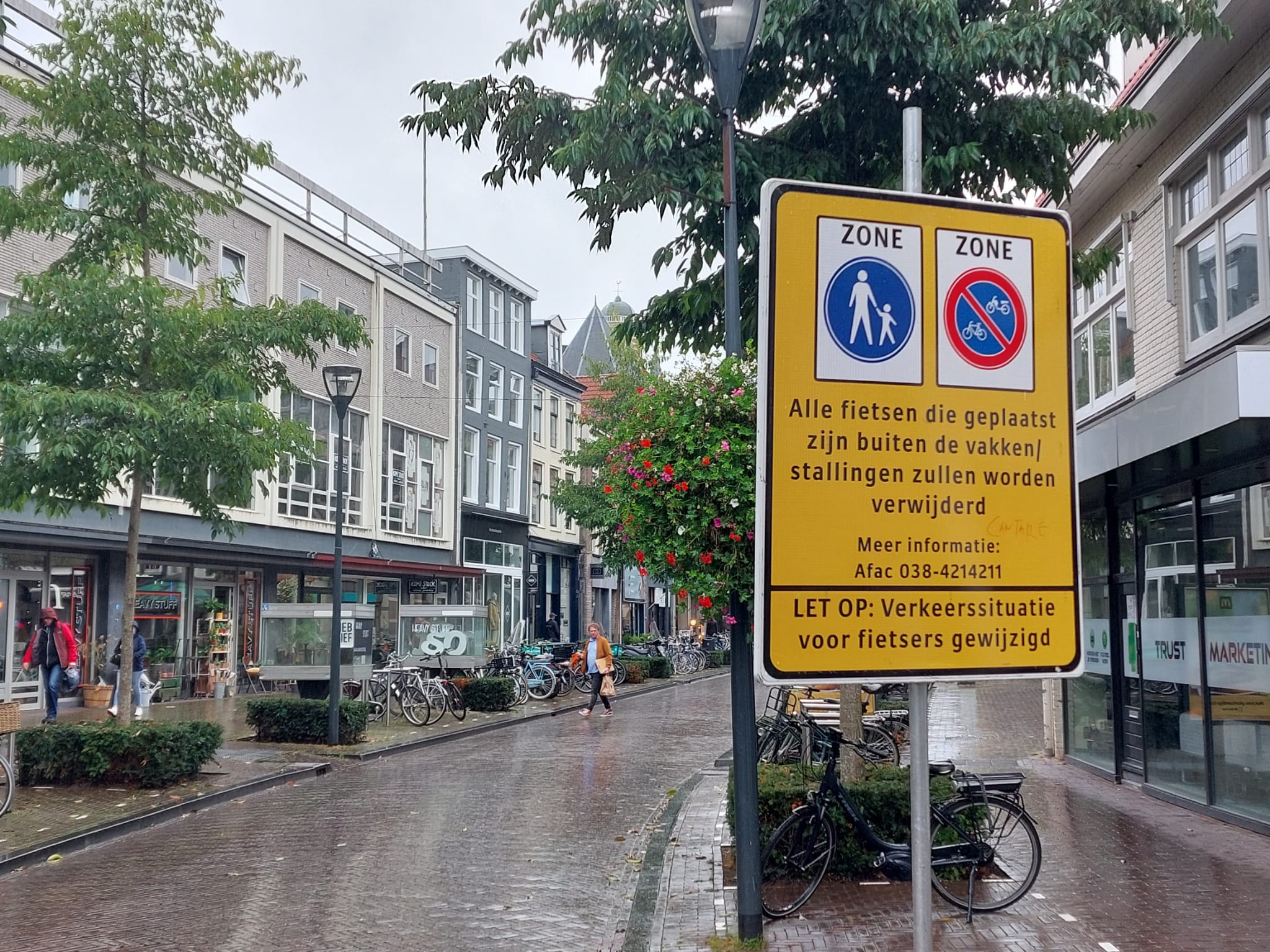 Bord verboden te fietsen en fietsparkeren